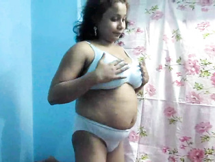 Shradha Bhabhi In Bra - Movies.