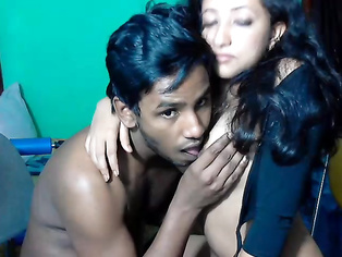 SriLankan Married Couple - Movies. video4porn4