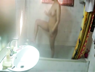 love it when she squats and fucks her cunt with the dildo