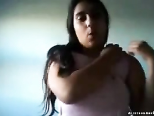 Indian teen slut masturbates on cam.