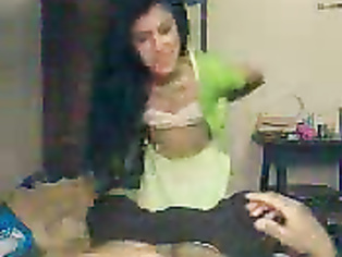 Slim shaven Desi chick sucks and fucks boyfriend at home.