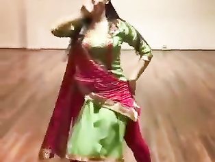 Clothed hot dance by beautiful pretty on hindi song