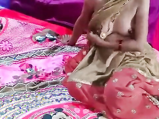 सादी के बाद पड़ोसी की बीवी को चोरी से चोदा