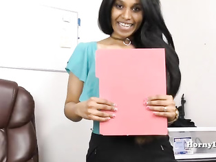 Slutty Indian secretary shows off her skills to her boss in Indian