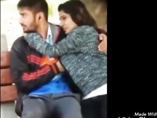indian hot gf suking dick in park