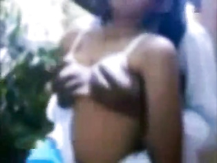 boobs of teenage Indian callgirl getting exposed and felt - XNXX.COM