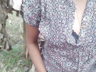 Sri lanka RISKY OUTDOOR Jungle Sex with hot girl