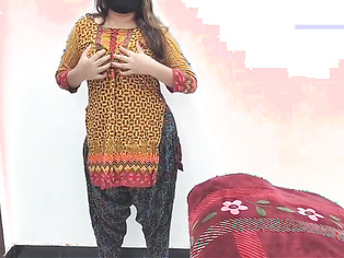 Cute Strip Pakistani Girl Giving GIRLFRIEND Experience On Clip Call For Her Client With Dirty Hindi Audio