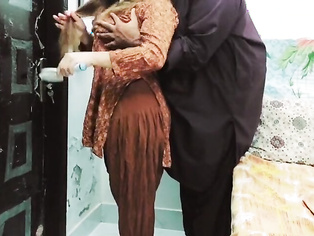 Pakistani Mature Secret Sex With Neighbour With Clear Hindi Audio