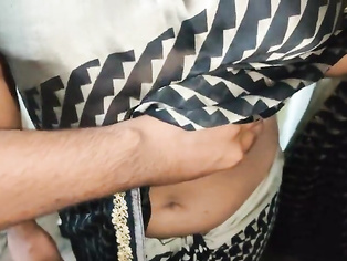 She's really beautiful to fuck her in saree