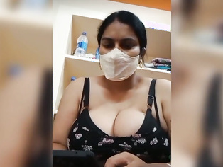 Andhra Aunty Has Huge Boobs And Tight Vagina