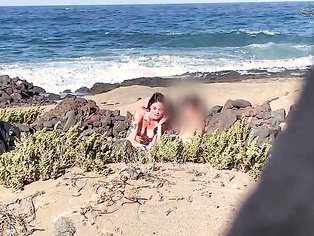 NUDIST BEACH ORAL: I show my hard dick to a bitch that asks me for a oral and cum in her mouth.