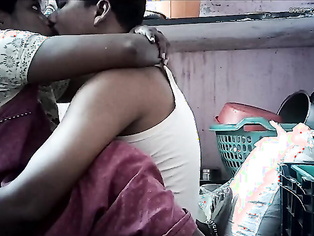 Tamil house housewife lips kissing dd