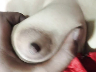 Indian Desi mami ji Ko Chodne ke liye Rakesh laya condom