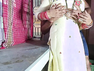 Malkin Ki Jawan Badi Beti ko Kitchen Stand Par Choda