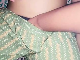 Bangladeshi Aunty Showing Her Huge Boobs to Lover him fuck