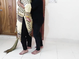 Badi Gand wali naukrani ko malik ne choda jabardast - Big ass Fucks & Cum