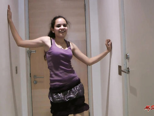 A must watch video of Jasmine Mathur seducing her fans with her sexy dance.