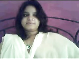 Maya Indian college babe recording her self video stripping naked leaked online from her smart phone